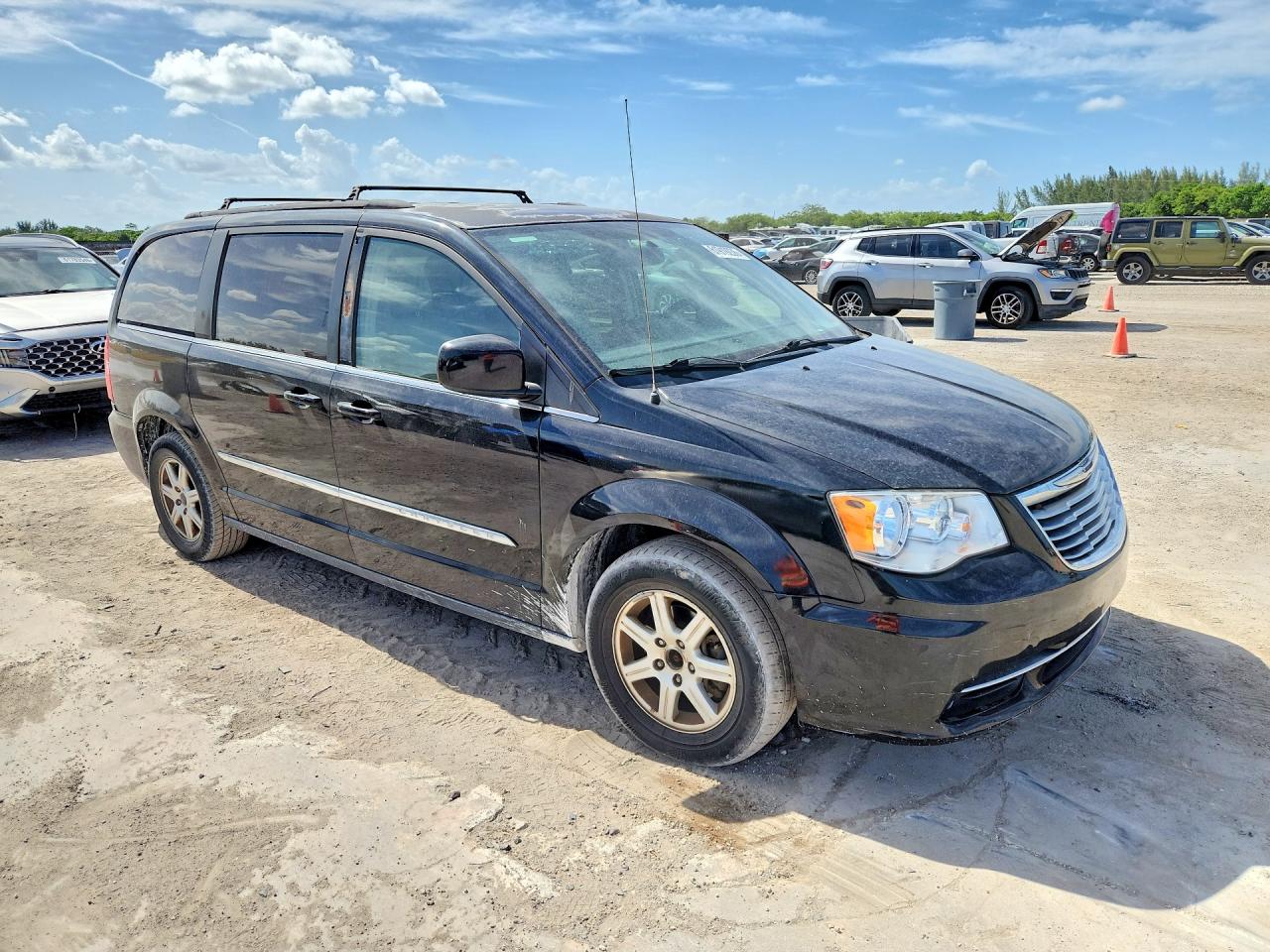2013 CHRYSLER MINIVAN