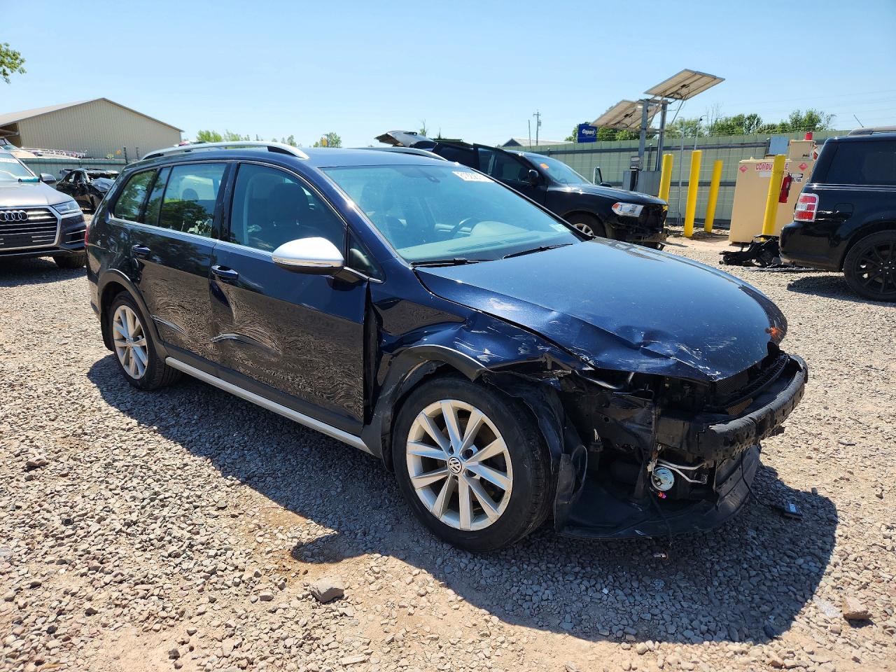 2017 VOLKSWAGEN GOLF