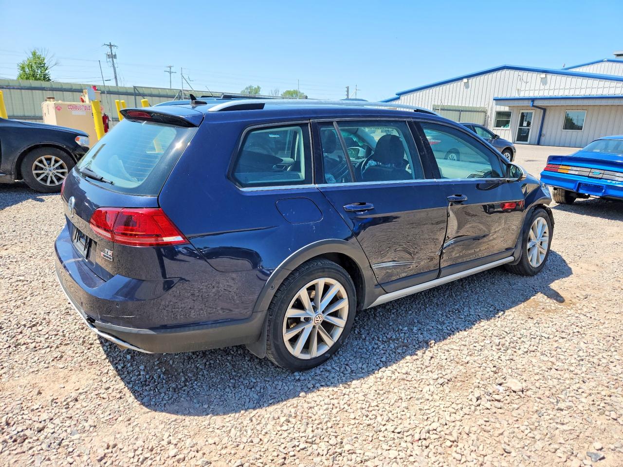 2017 VOLKSWAGEN GOLF