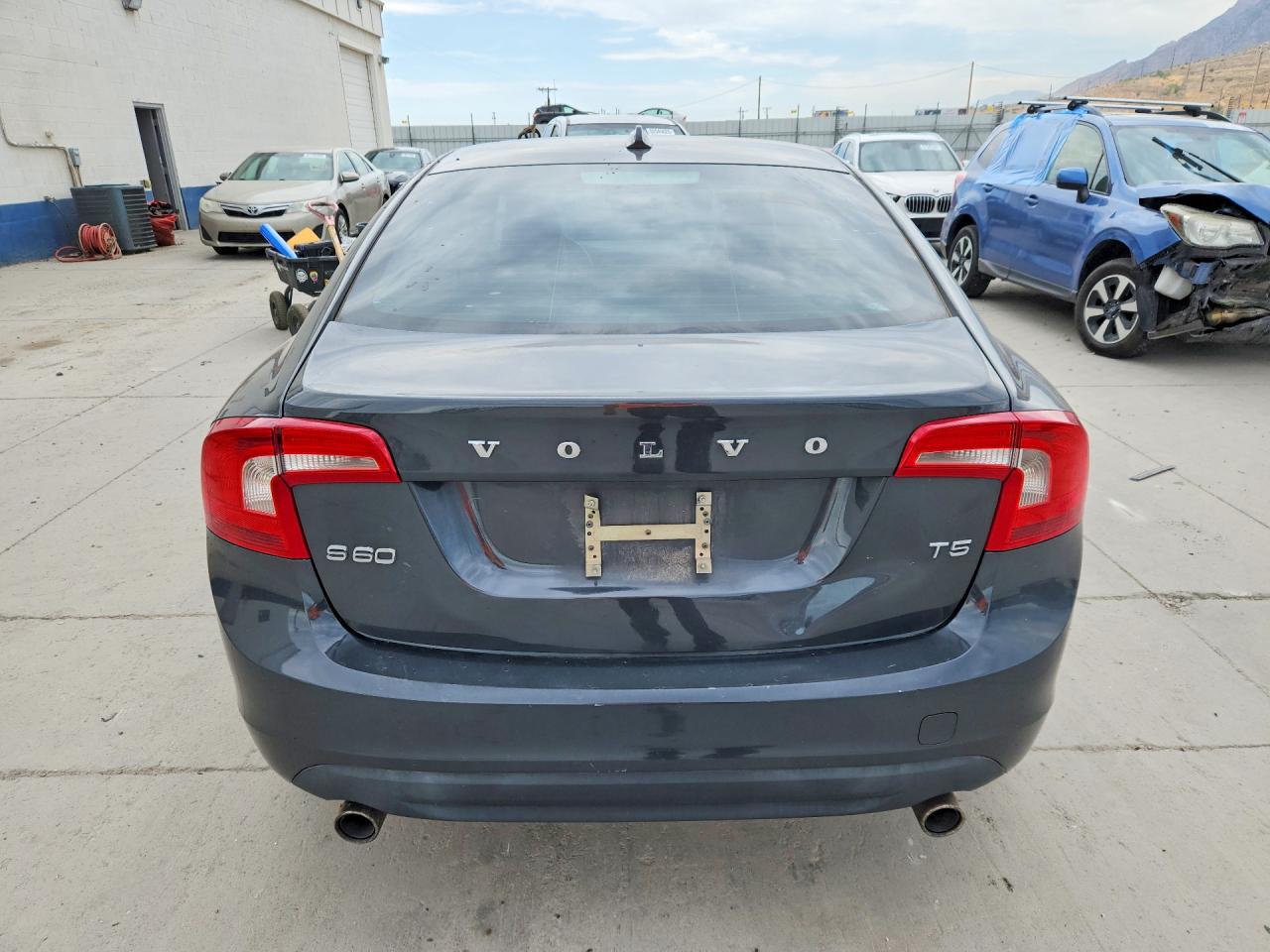 2012 VOLVO S60