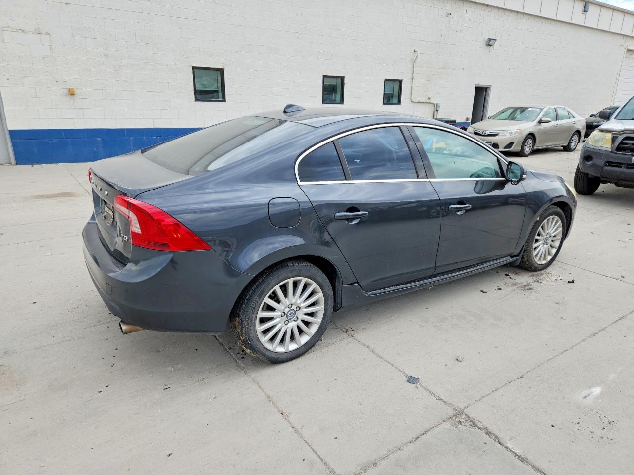 2012 VOLVO S60