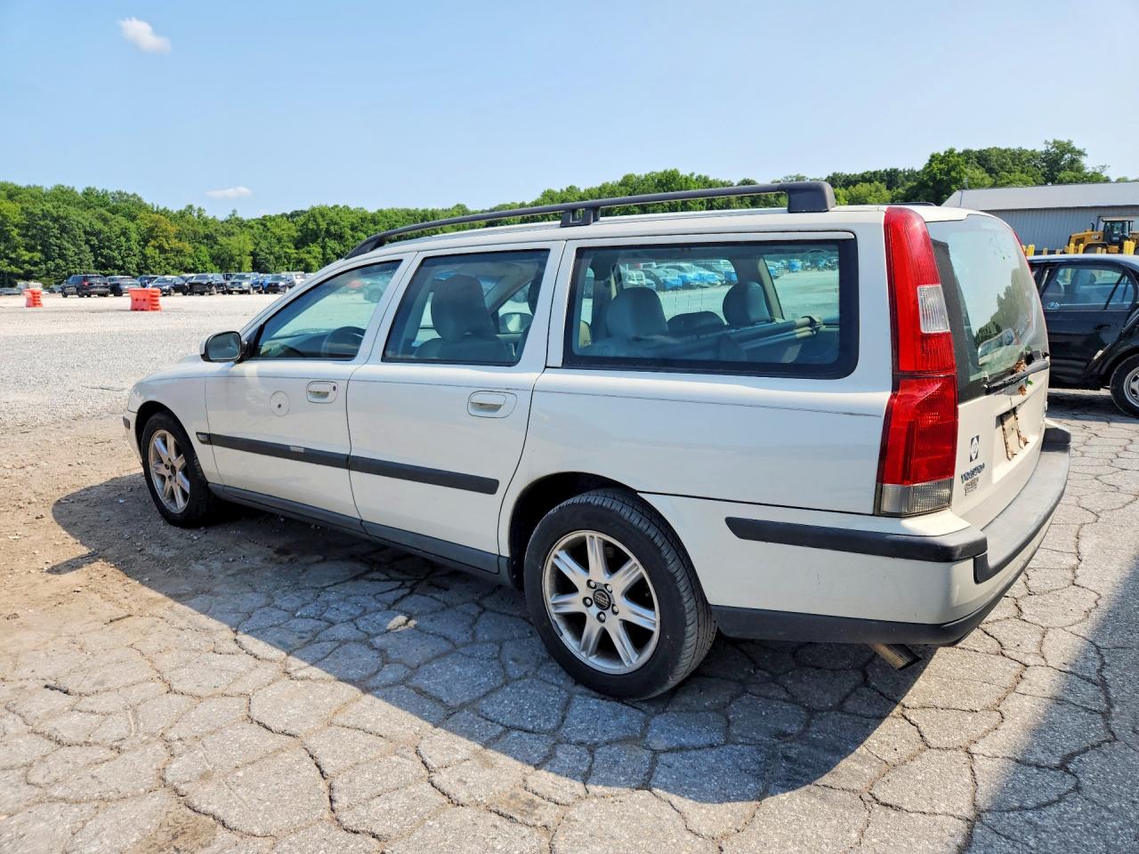 2002 VOLVO V70