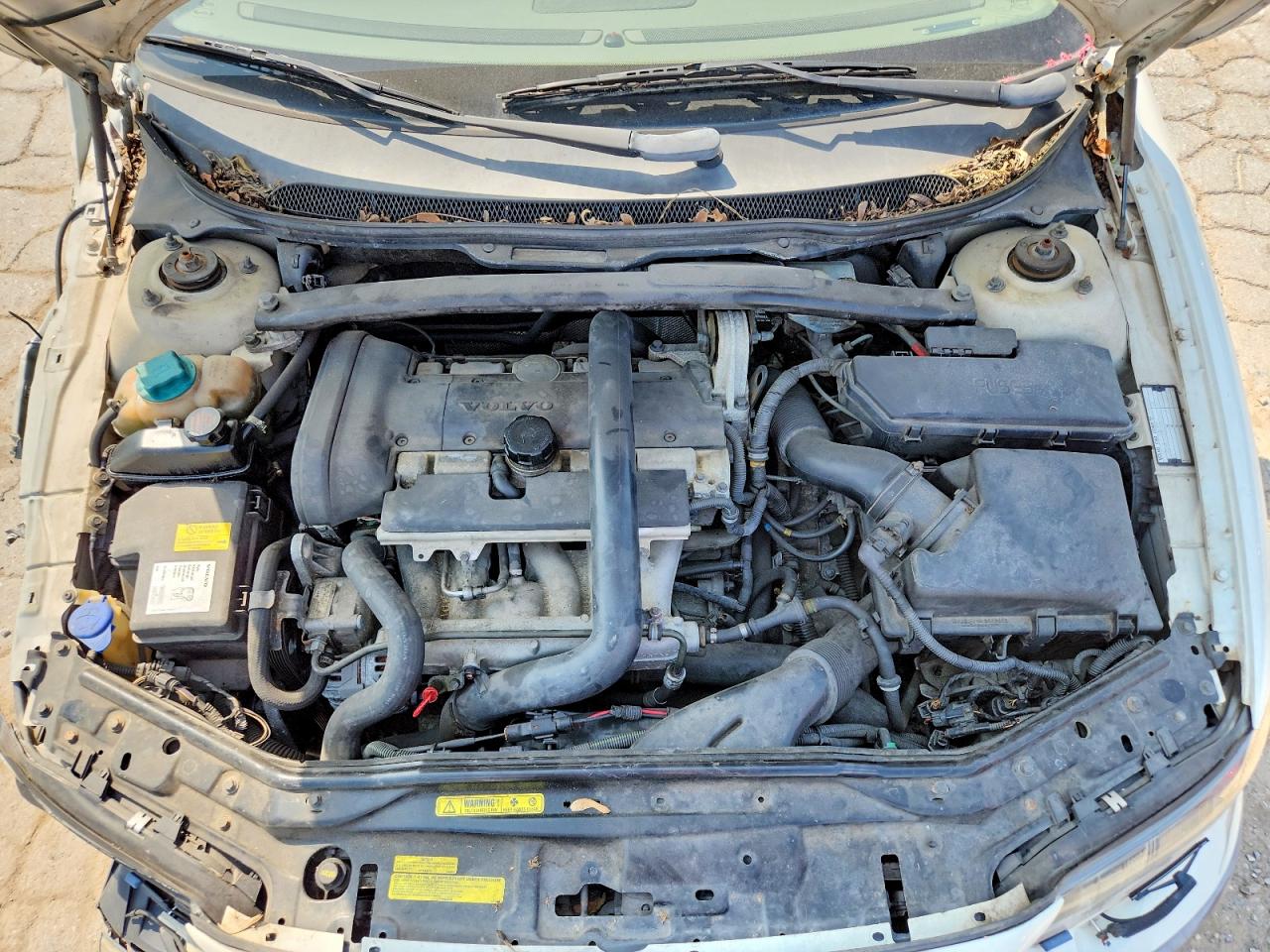 2002 VOLVO V70