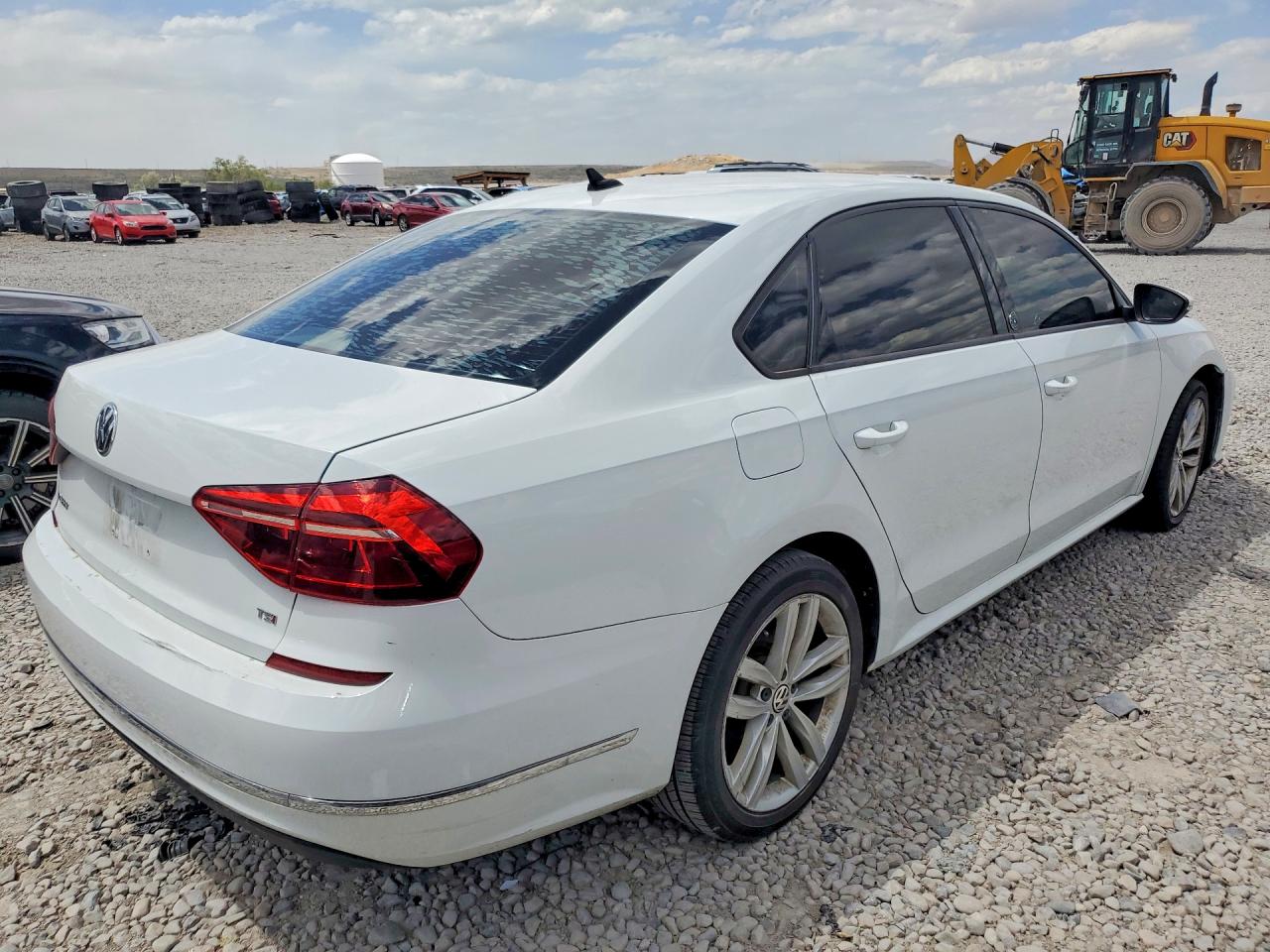 2019 VOLKSWAGEN PASSAT
