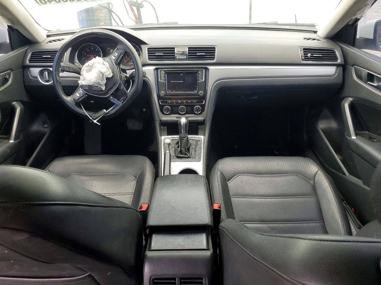 2019 VOLKSWAGEN PASSAT