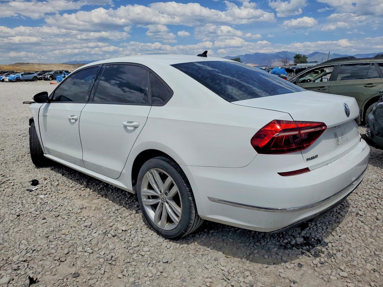 2019 VOLKSWAGEN PASSAT