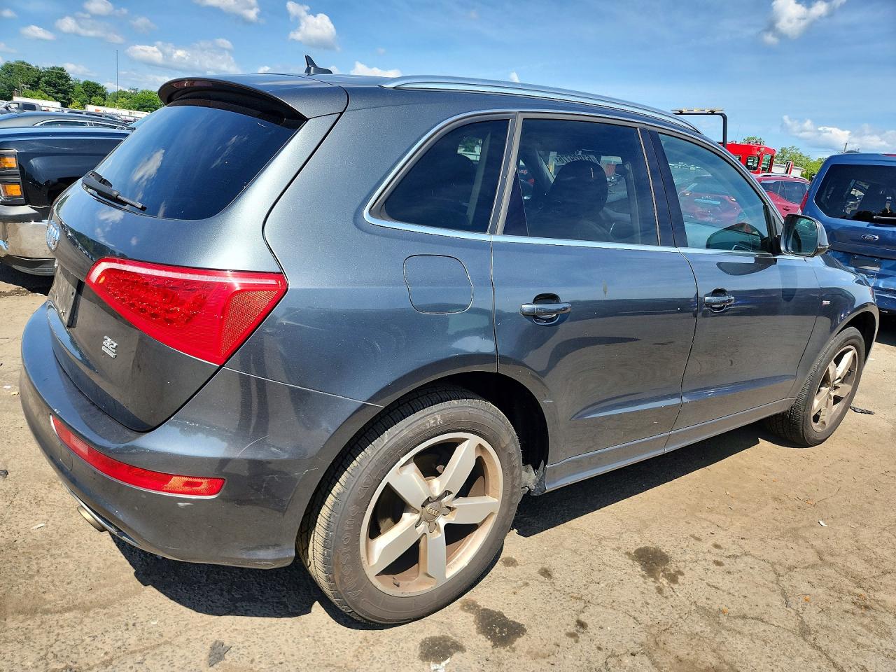 2012 AUDI Q5