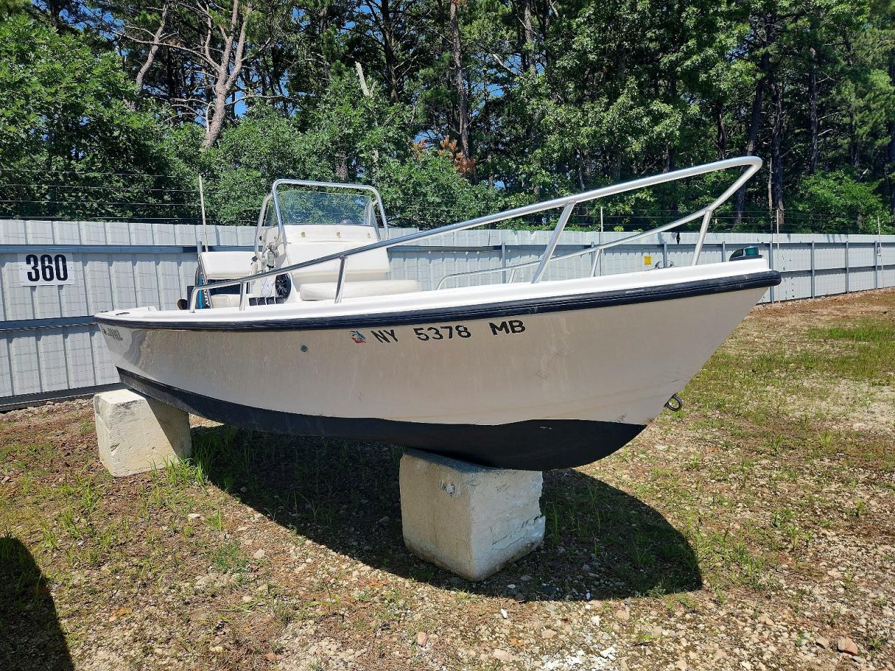 2005 MAKO Boat