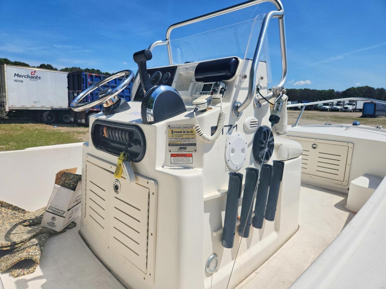 2005 MAKO Boat