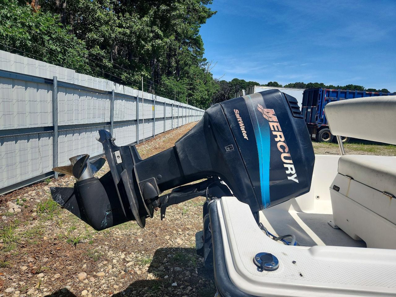 2005 MAKO Boat