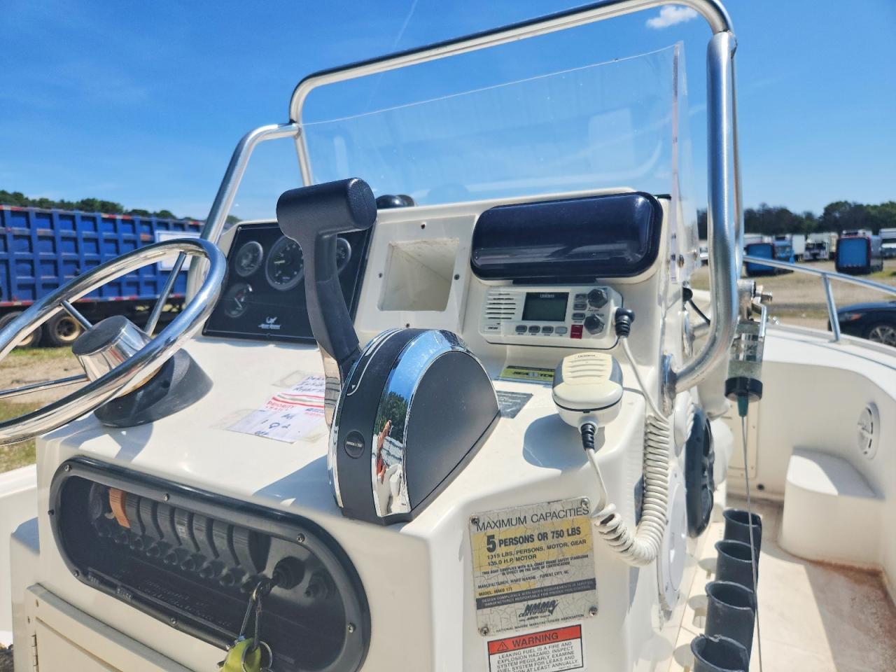 2005 MAKO Boat