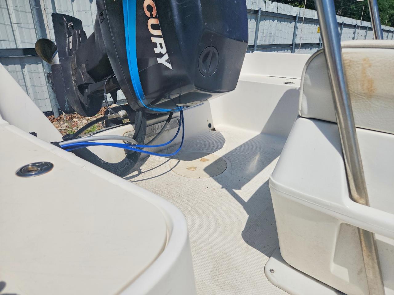 2005 MAKO Boat
