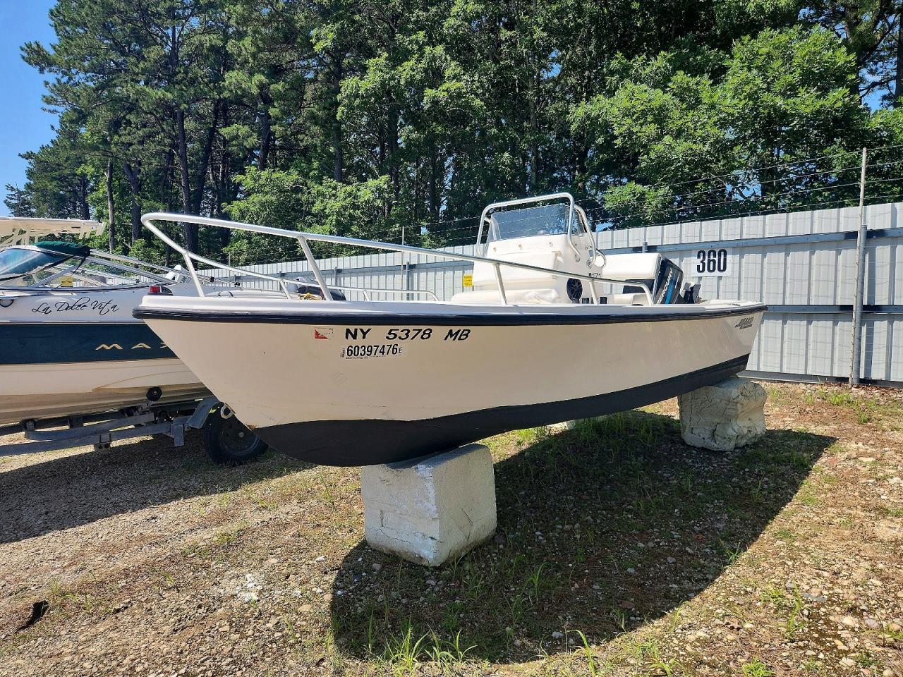 2005 MAKO Boat