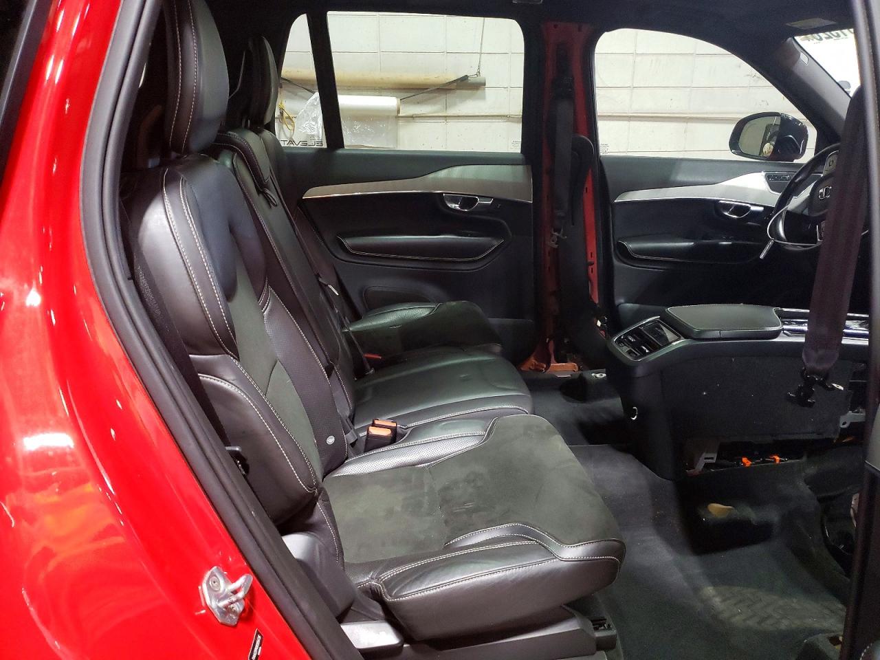 2016 VOLVO XC90