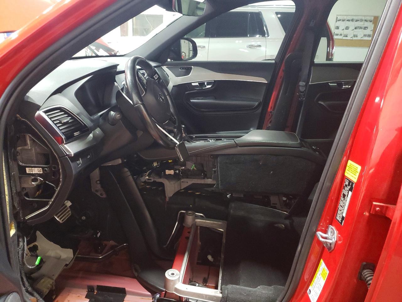 2016 VOLVO XC90