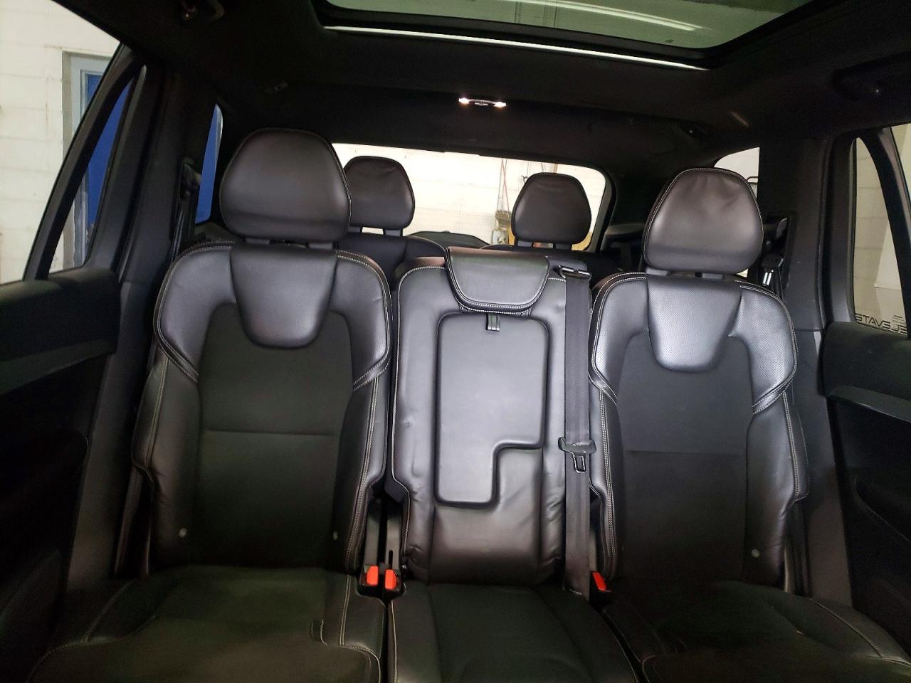 2016 VOLVO XC90