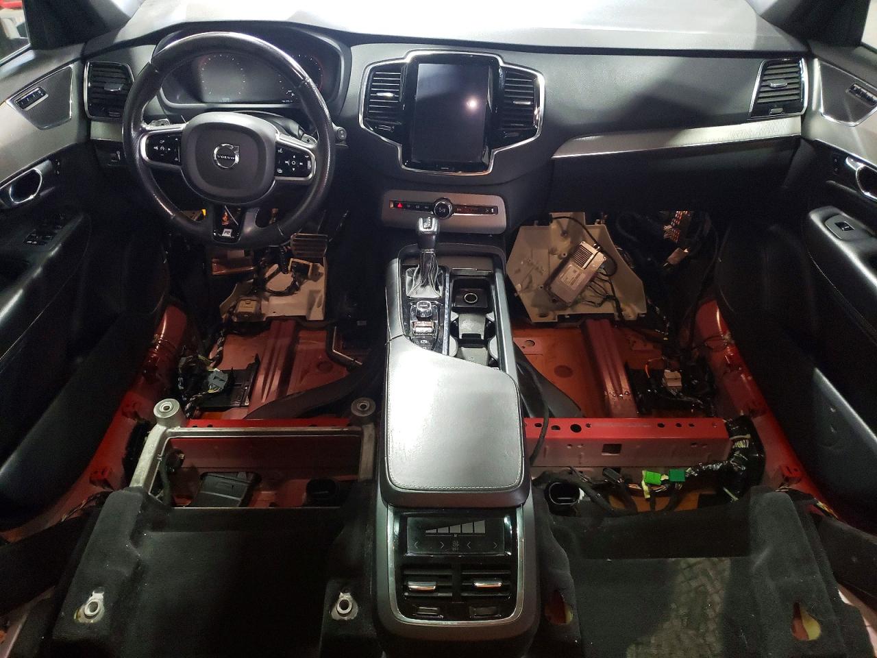 2016 VOLVO XC90