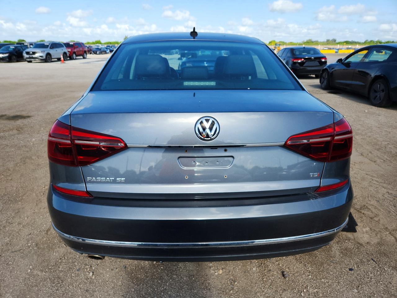 2017 VOLKSWAGEN PASSAT