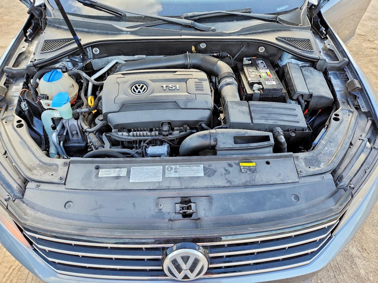 2017 VOLKSWAGEN PASSAT