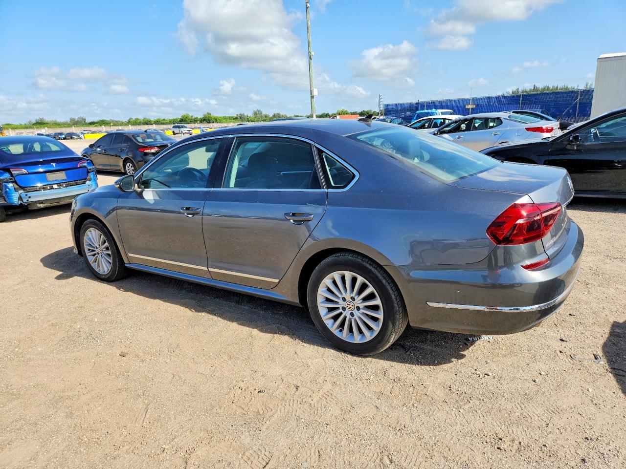 2017 VOLKSWAGEN PASSAT