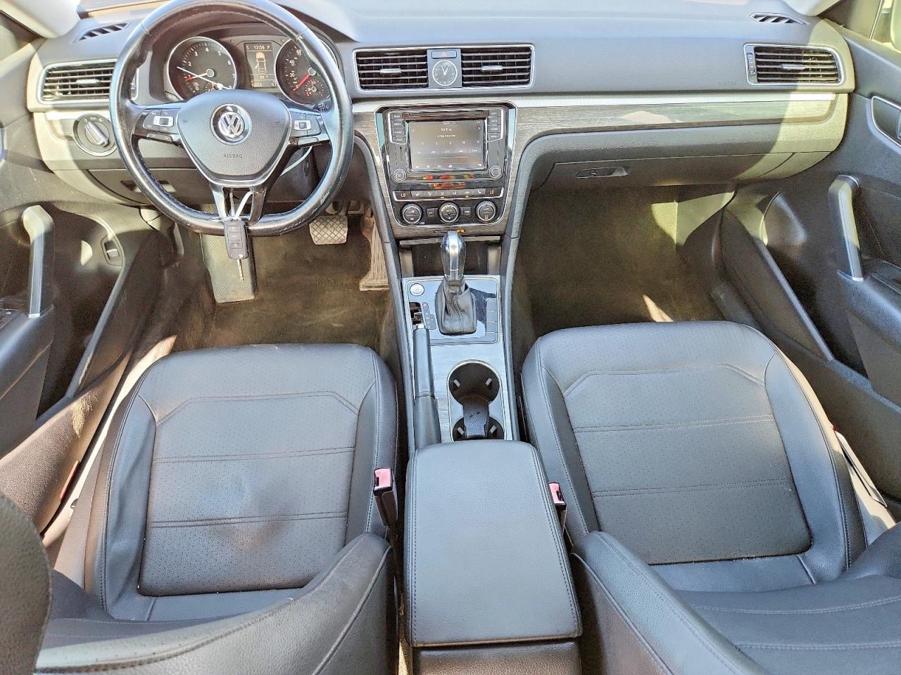 2017 VOLKSWAGEN PASSAT