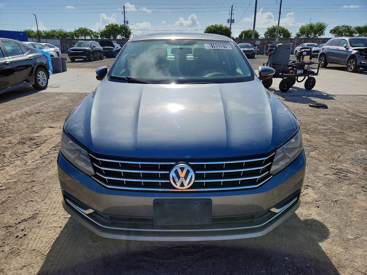 2017 VOLKSWAGEN PASSAT