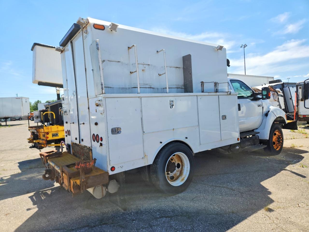2011 FORD F750