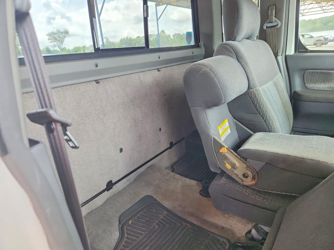 2000 NISSAN FRONTIER