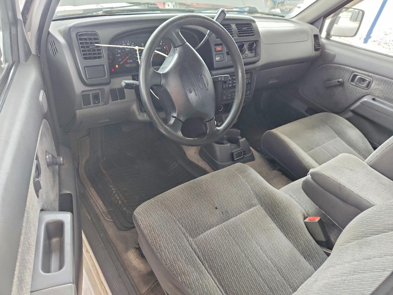 2000 NISSAN FRONTIER