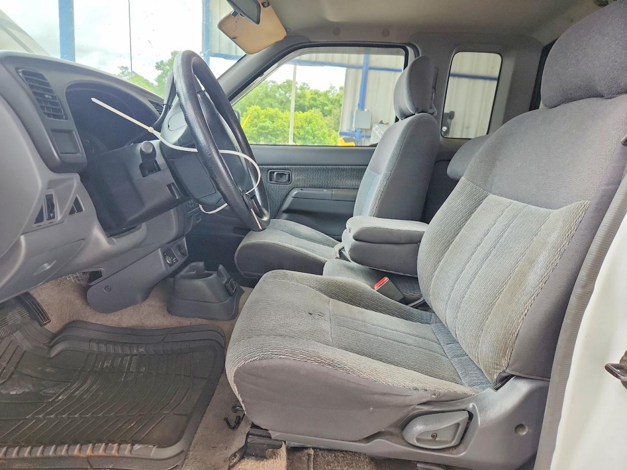2000 NISSAN FRONTIER