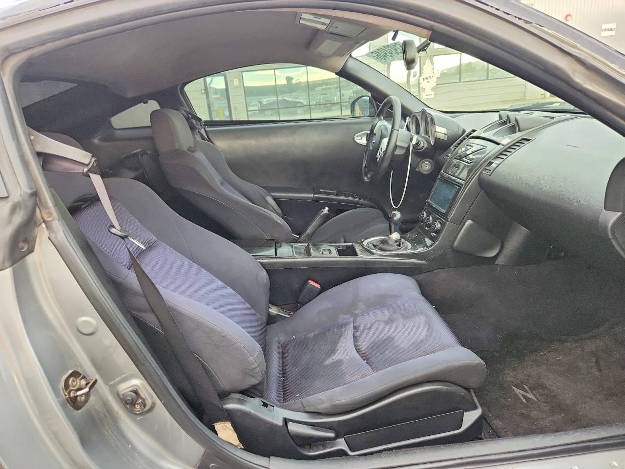 2005 NISSAN 350Z