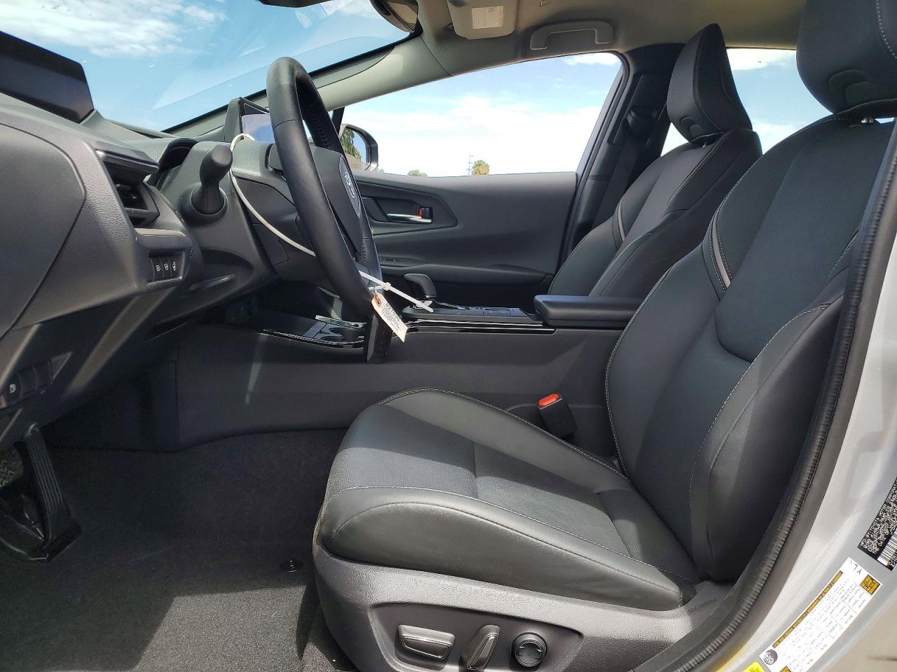 2025 TOYOTA PRIUS
