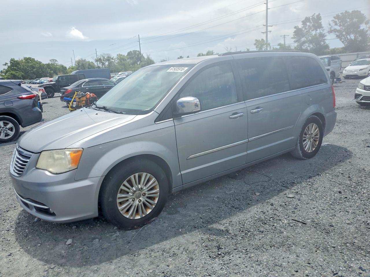 2013 CHRYSLER MINIVAN