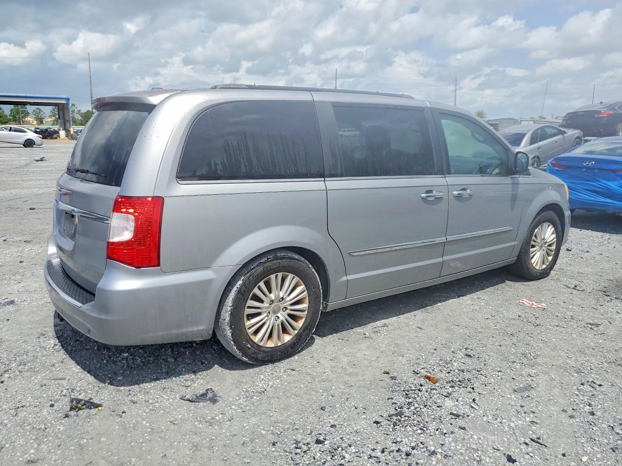 2013 CHRYSLER MINIVAN