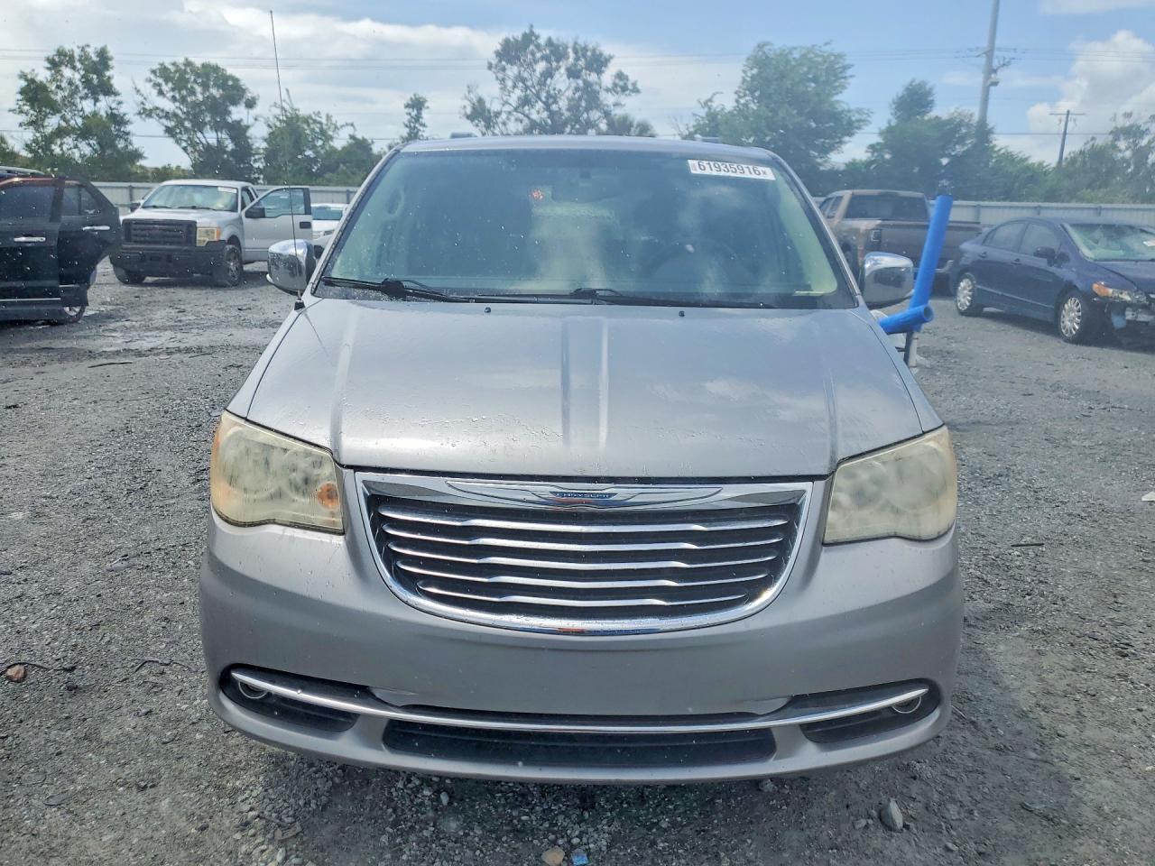 2013 CHRYSLER MINIVAN