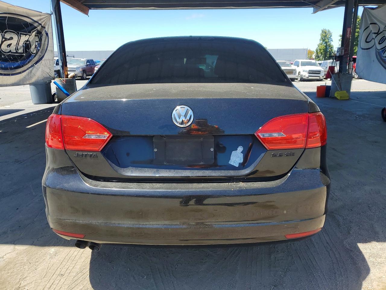 2011 VOLKSWAGEN JETTA