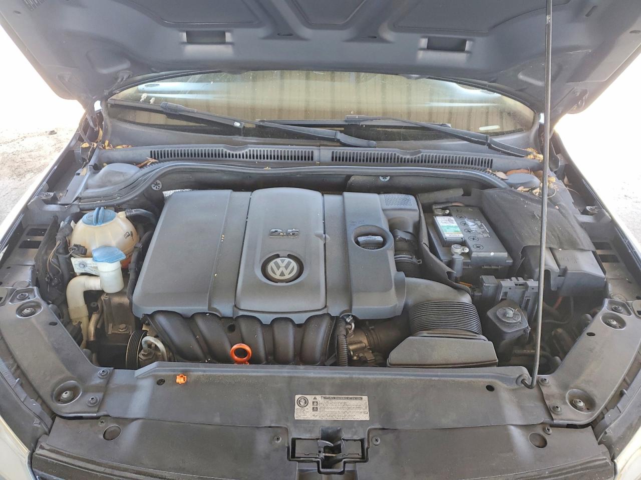 2011 VOLKSWAGEN JETTA