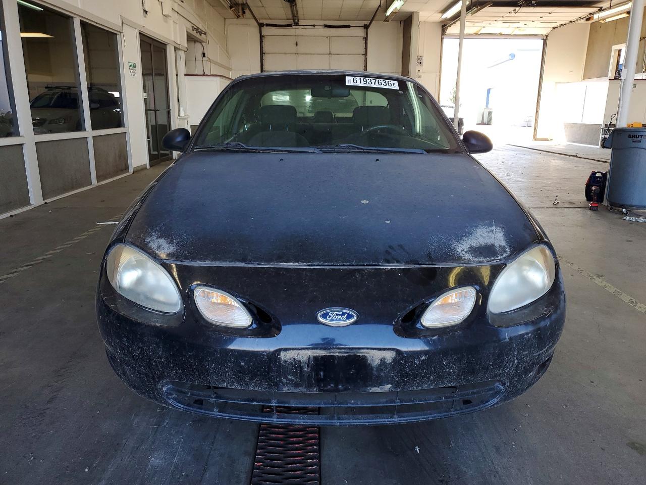 2000 FORD ESCORT