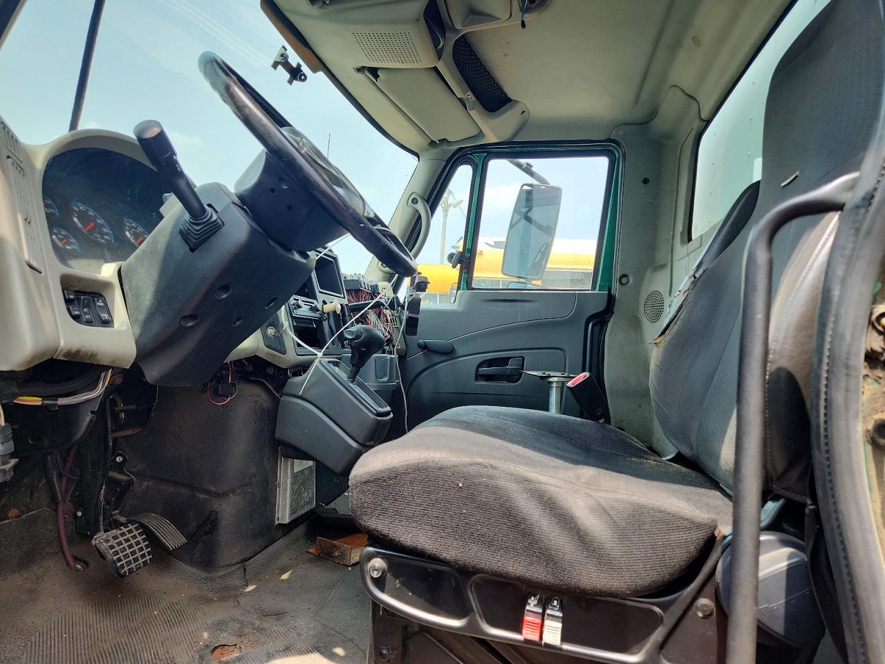 2009 INTERNATIONAL 4000 SERIE
