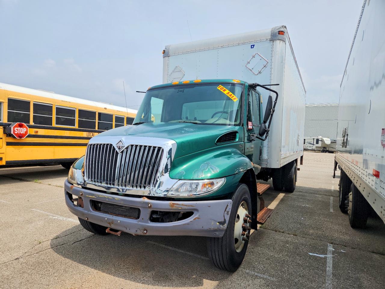 2009 INTERNATIONAL 4000 SERIE