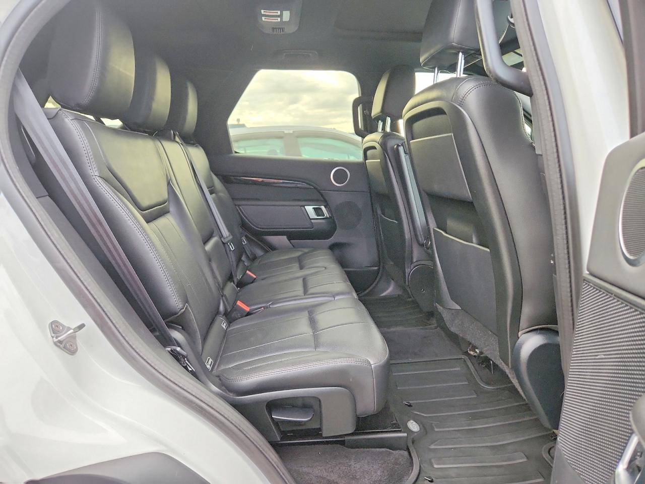 2020 LAND ROVER DISCOVERY