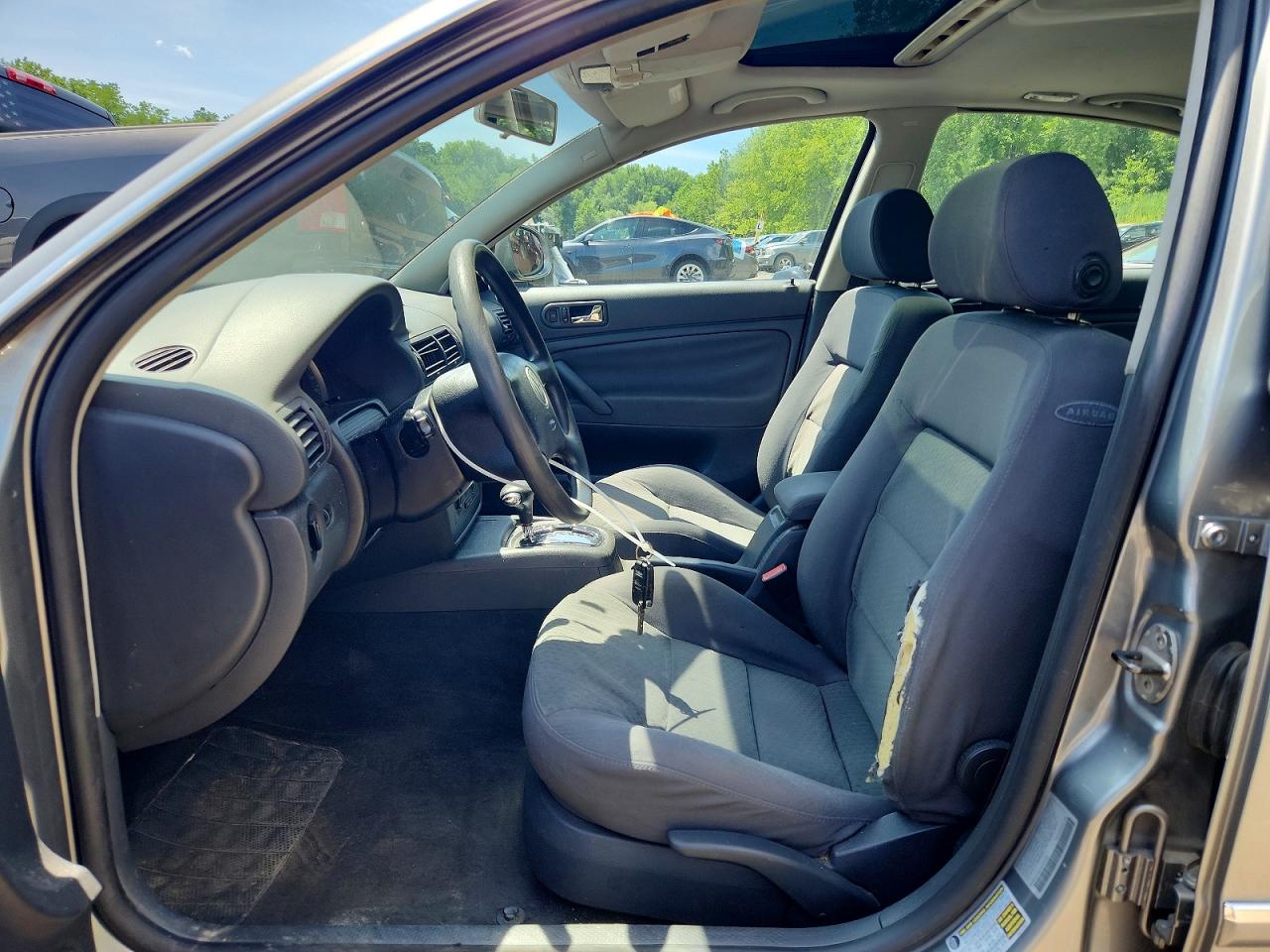 2004 VOLKSWAGEN PASSAT