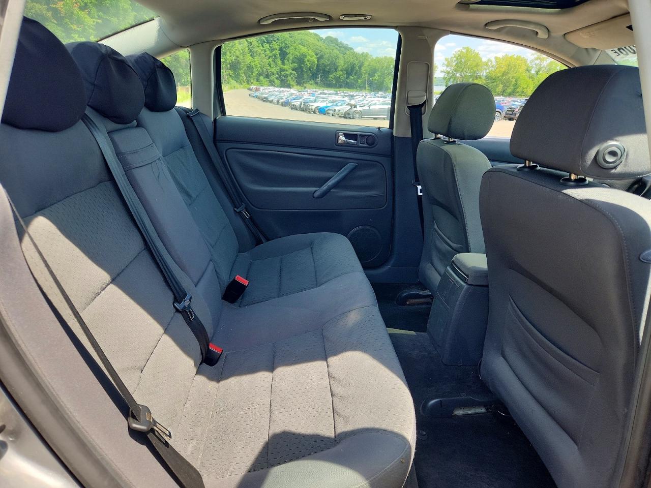 2004 VOLKSWAGEN PASSAT