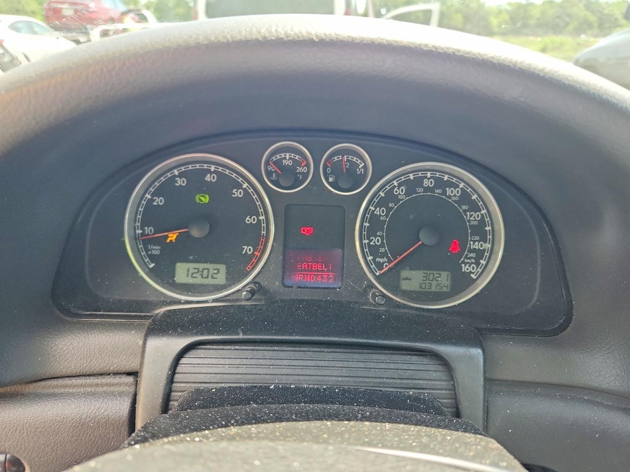 2004 VOLKSWAGEN PASSAT