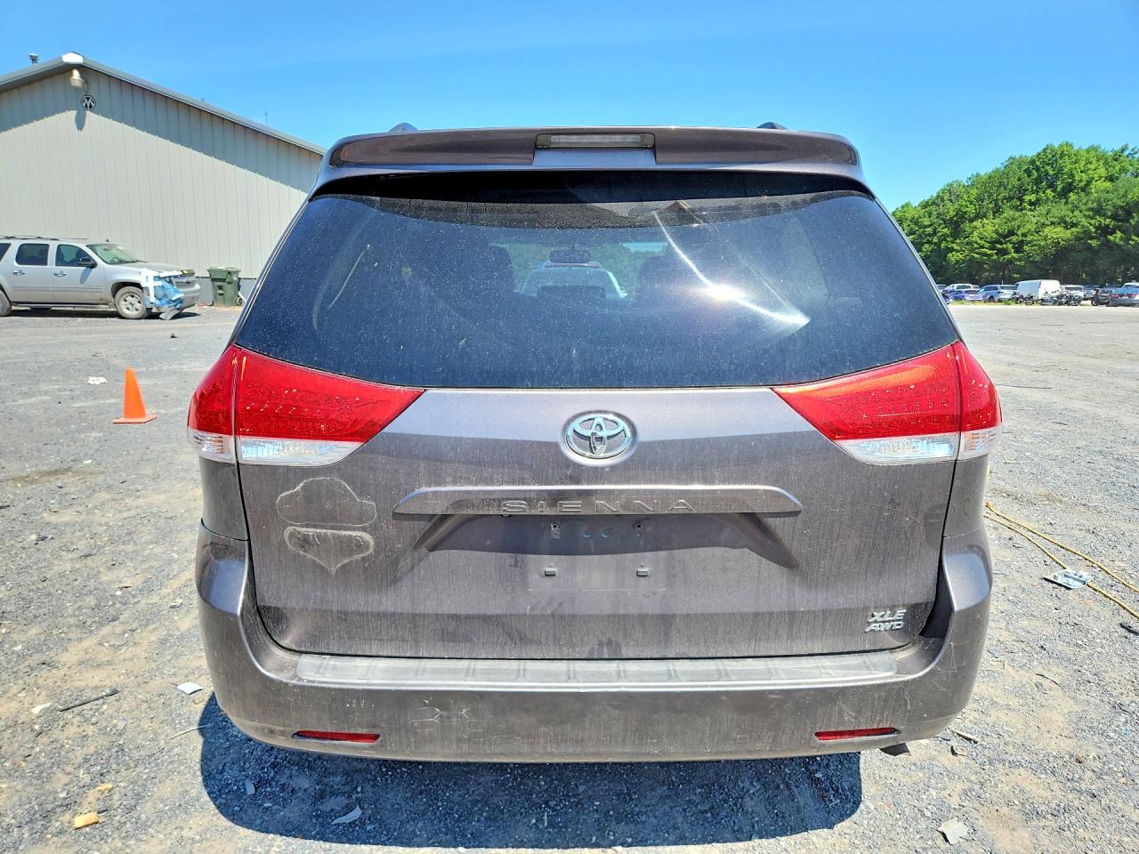 2012 TOYOTA SIENNA