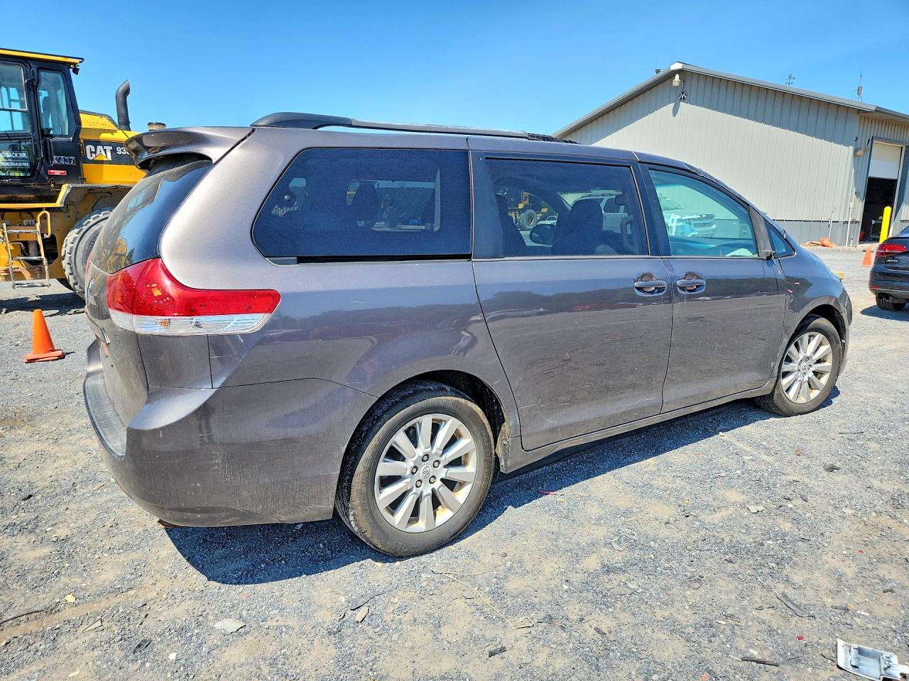 2012 TOYOTA SIENNA