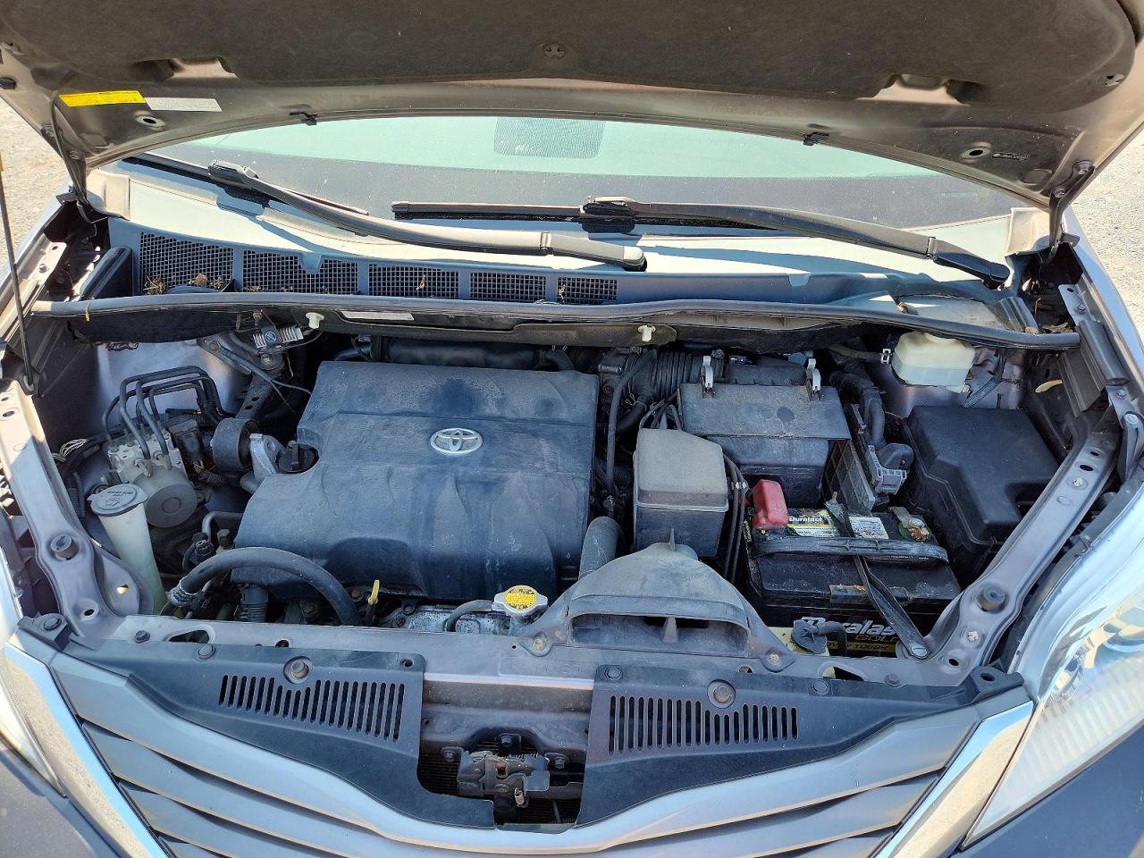 2012 TOYOTA SIENNA