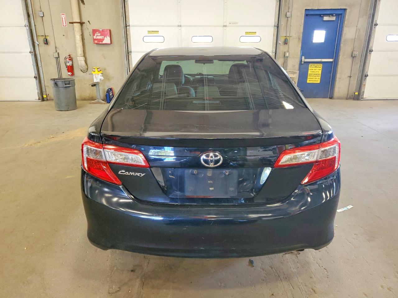 2014 TOYOTA CAMRY