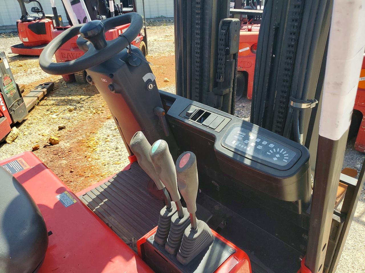 2016 RAYMOND UNKNOWN