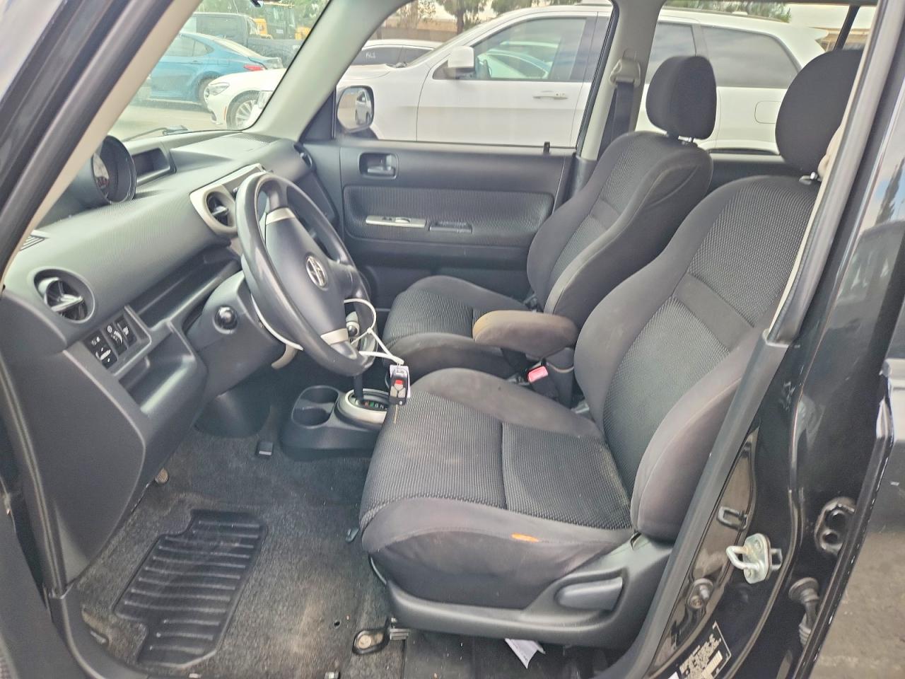 2006 TOYOTA SCION